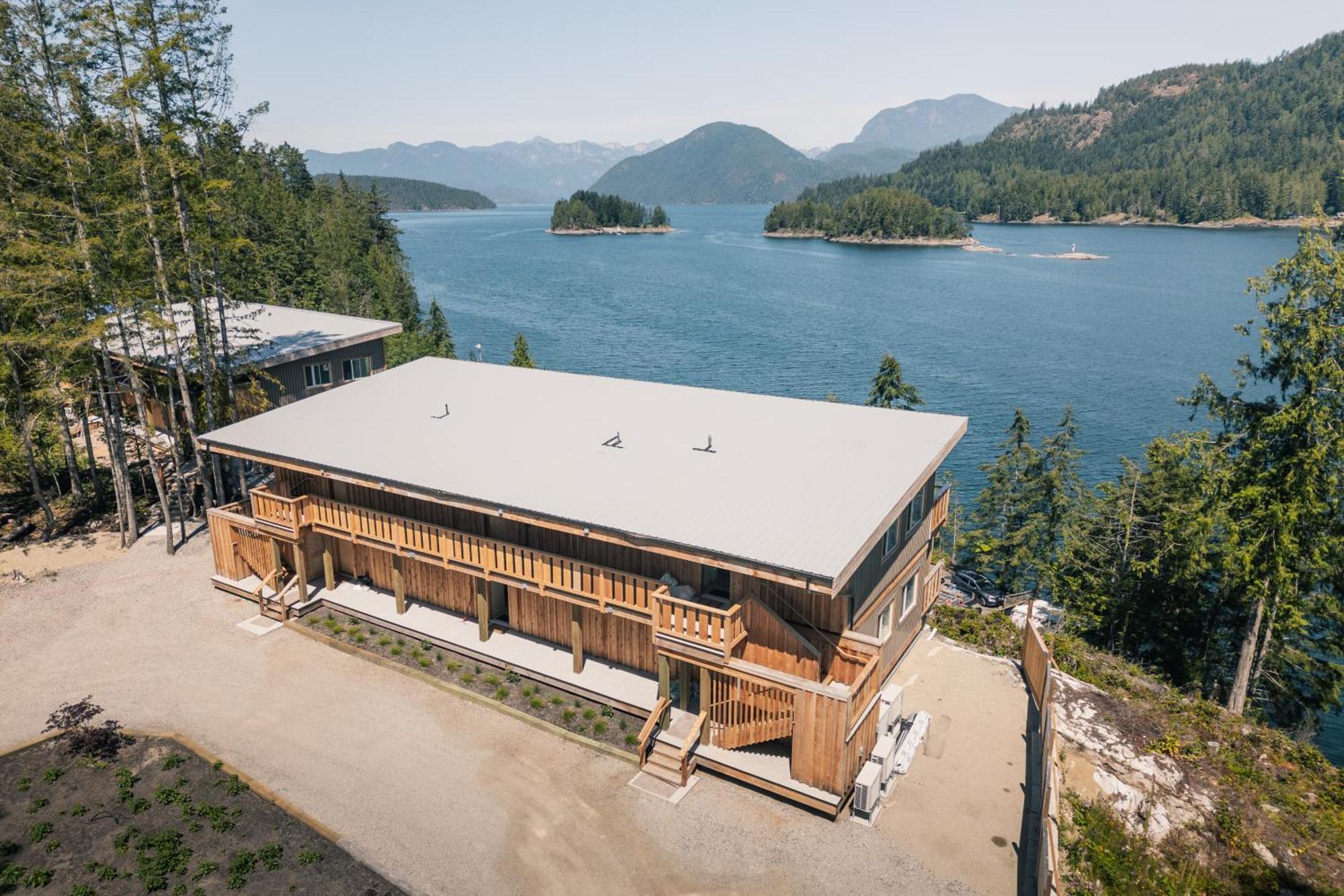 West Coast Wilderness Lodge Egmont Екстериор снимка