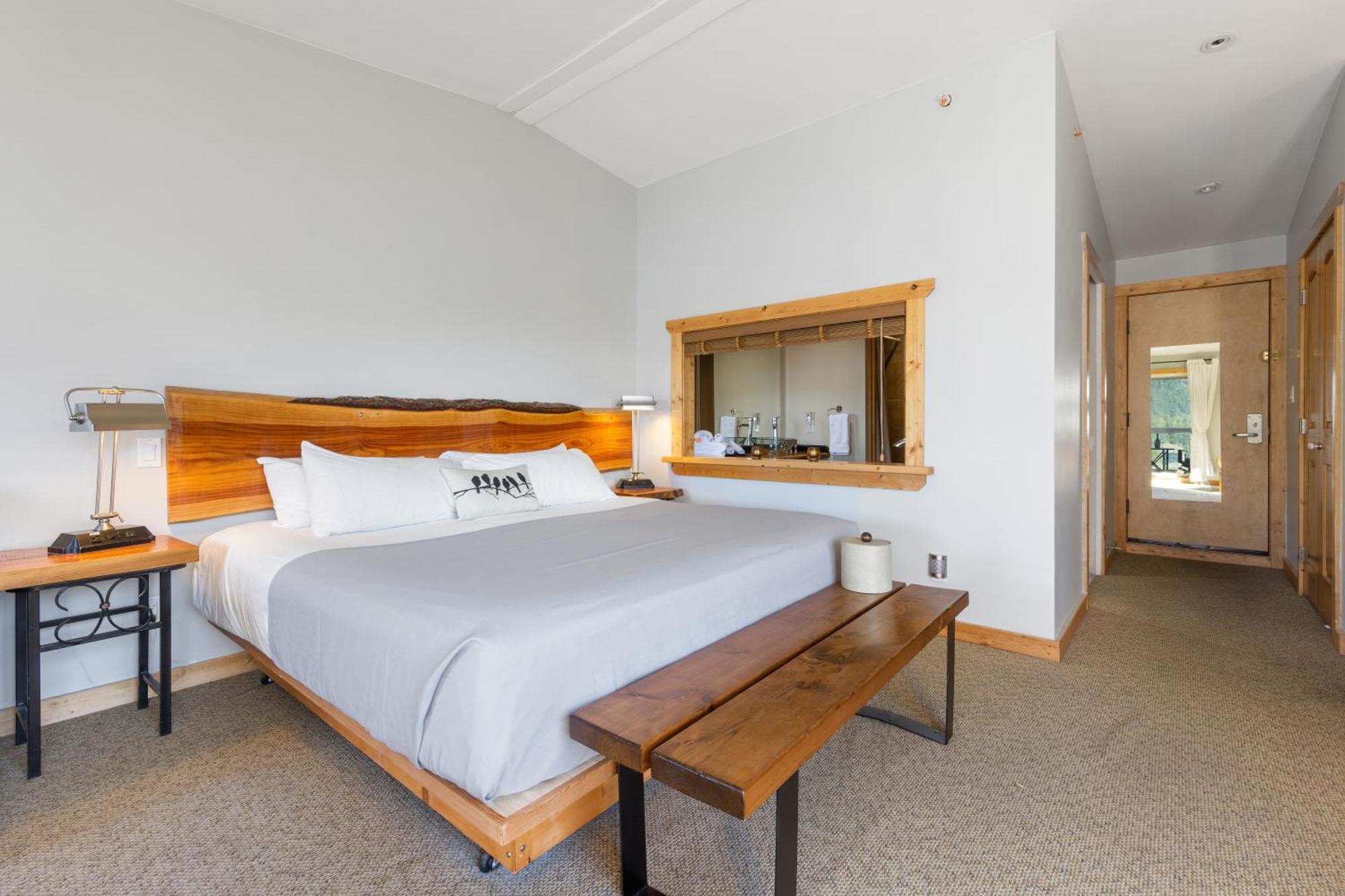 West Coast Wilderness Lodge Egmont Екстериор снимка
