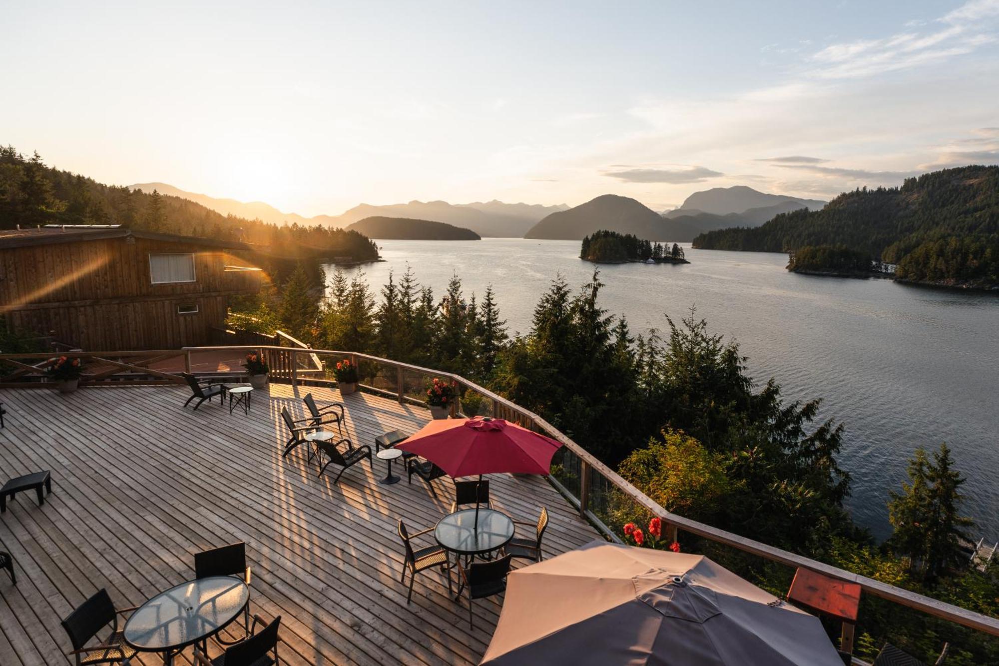 West Coast Wilderness Lodge Egmont Екстериор снимка