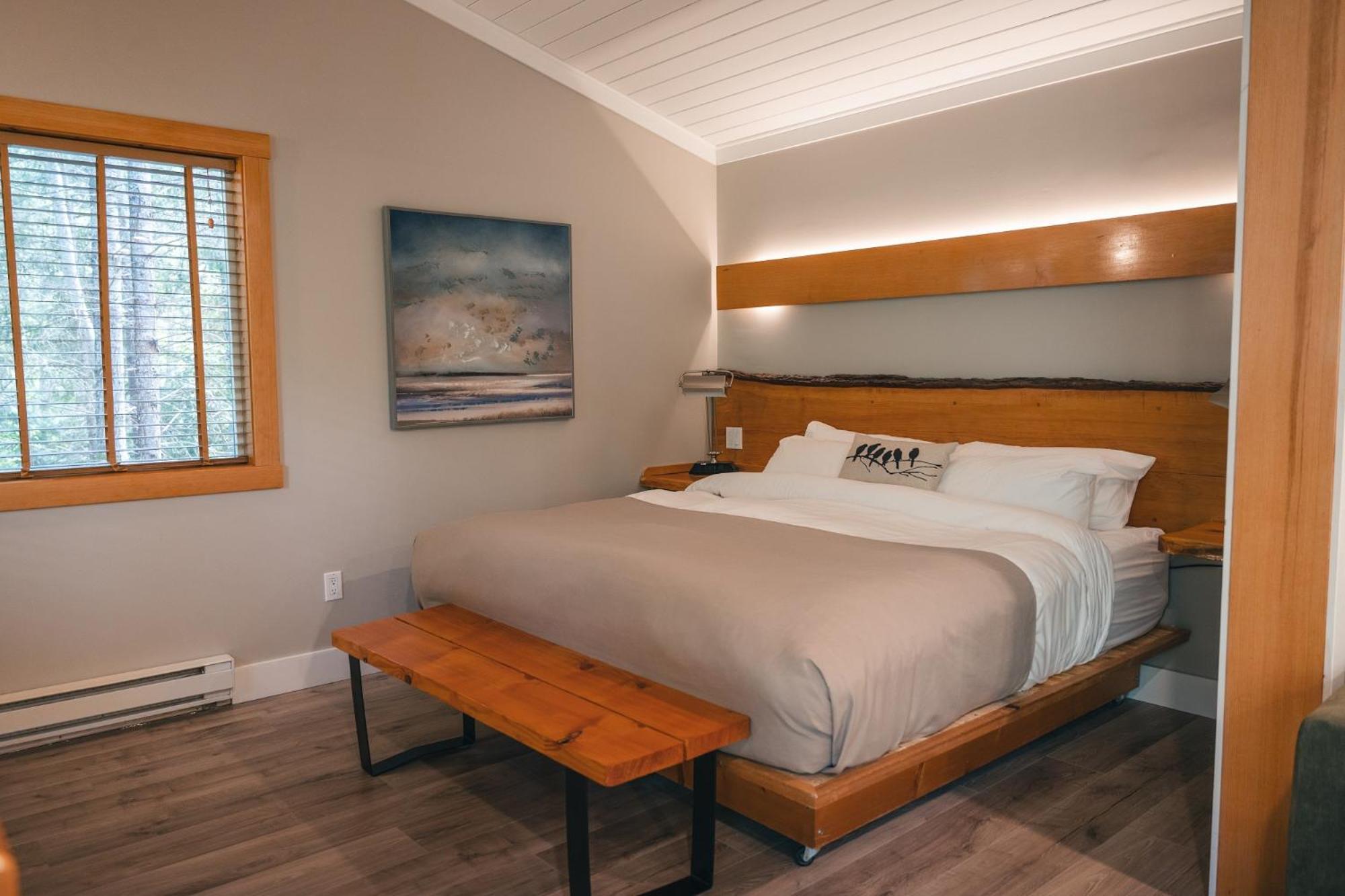 West Coast Wilderness Lodge Egmont Екстериор снимка
