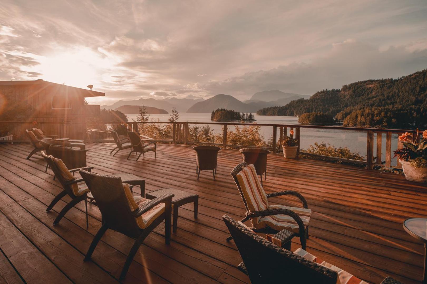 West Coast Wilderness Lodge Egmont Екстериор снимка
